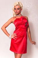 Красное платье-карандаш