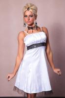 Белое платье с черными вставками