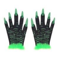 Перчатки с зелеными ногтями
