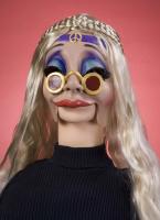 Маска привлекательной девушки хиппи